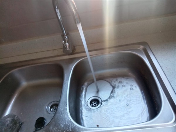 Thorough cleaning of blocked sink drain