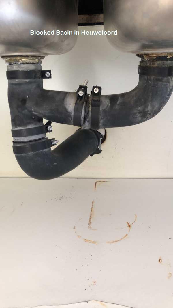Heuweloord blocked basin cleaning