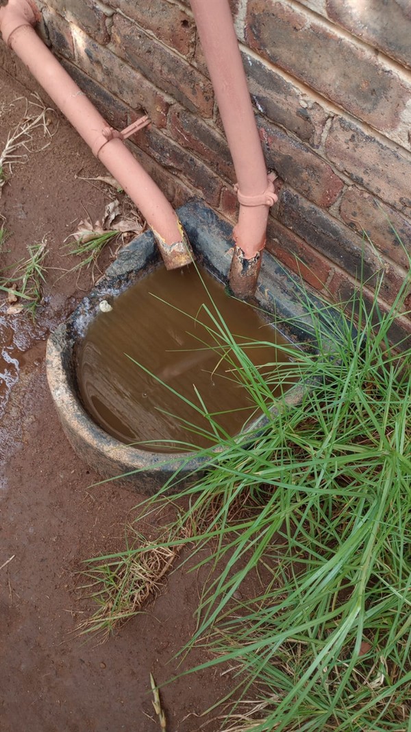 Unclogging a severely blocked drain pipe