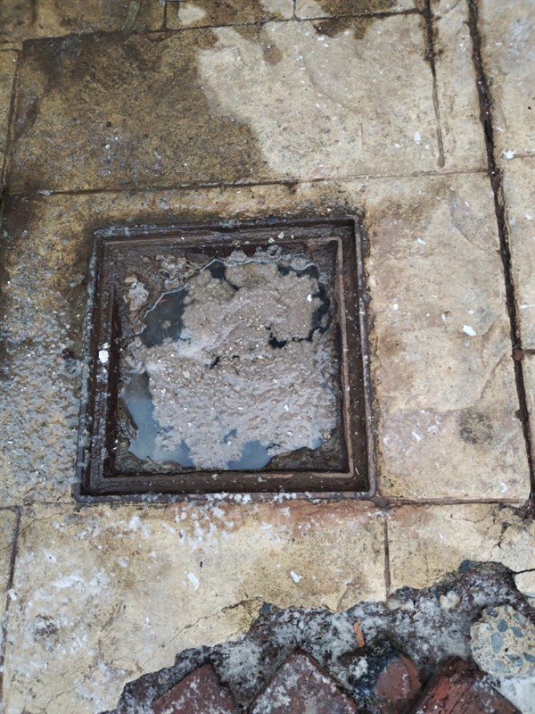 Quick blockage clearance on drain