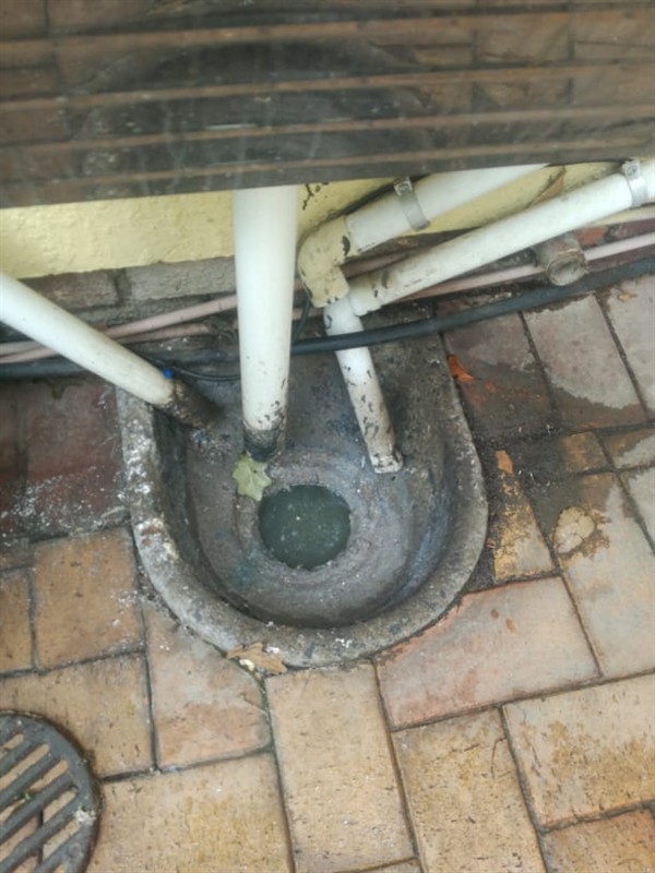 Drain pipe that is totally blocked with no flow
