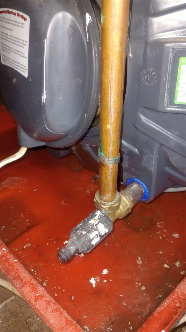 Rapid tank escape from burst geyser in Crestonhill