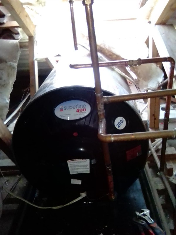 Rapid tank escape from burst geyser in Derdepark