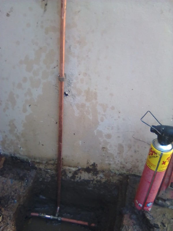 Gushing burst outside pipe in Krugersdorp West