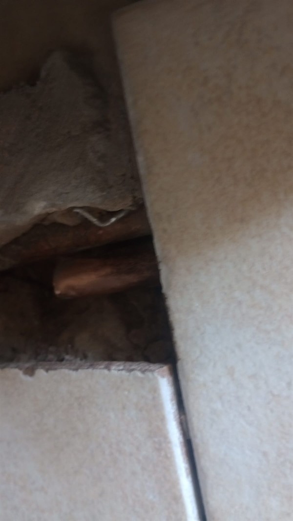 Urgent wall leak from burst pipe in Cilvale