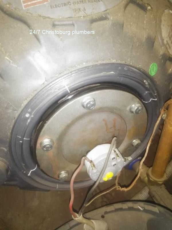 24/7 Plumbers in Christoburg working the local Centurion area in Pretoria repairing a water system