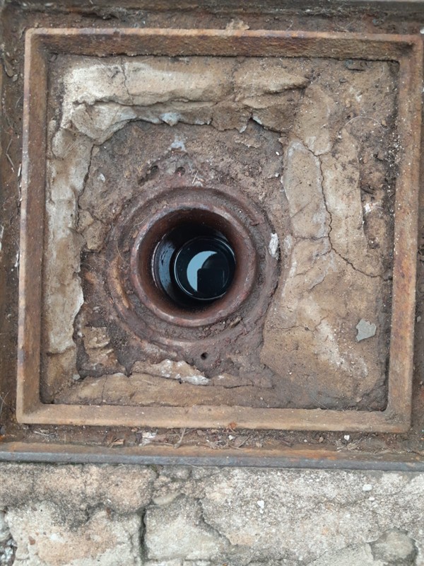 Efficient clearing of blocked sewer line