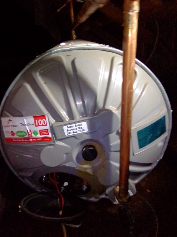 Water pouring from burst geyser in Plooysville