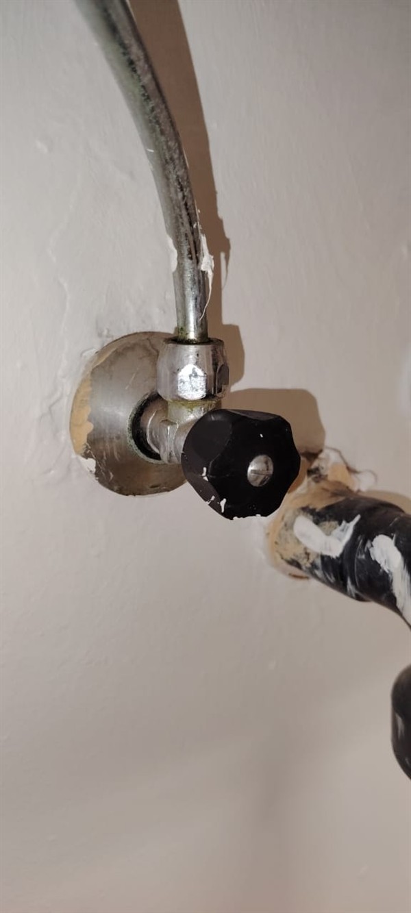 Fixing dripping valve at basin in Pumulani