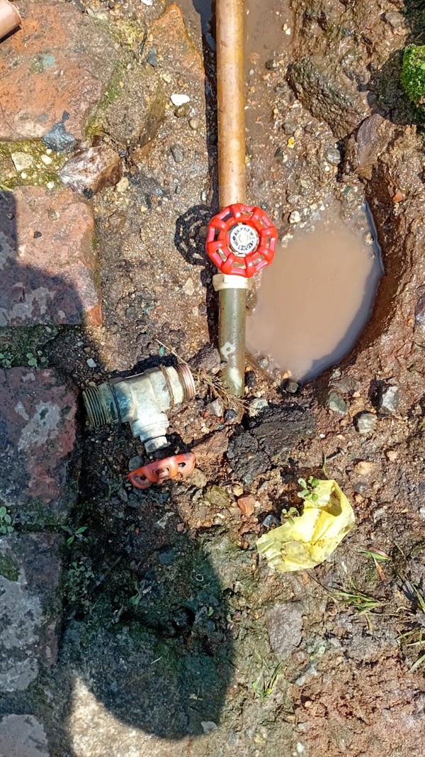 Steady water loss from leaking gate valve in Needwod