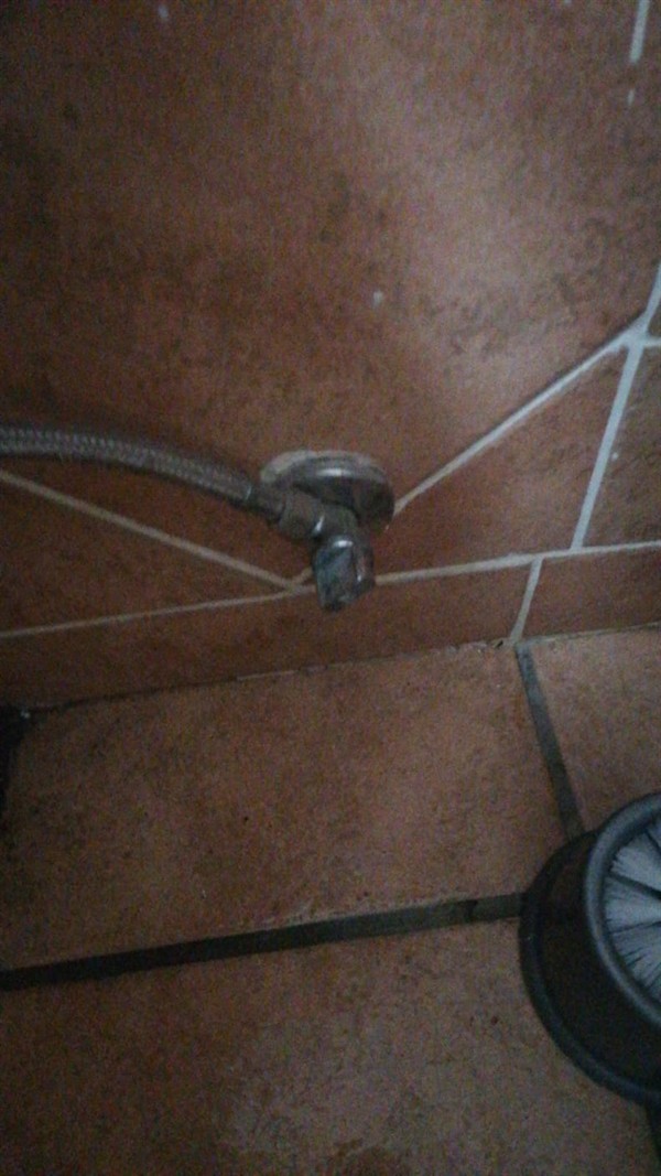 Renewing leaking toilet angle valve