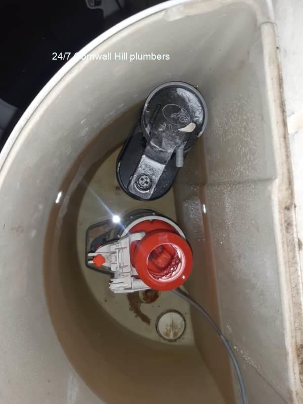 All hour plumbers in Cornwall Hill repairing a plumbing system