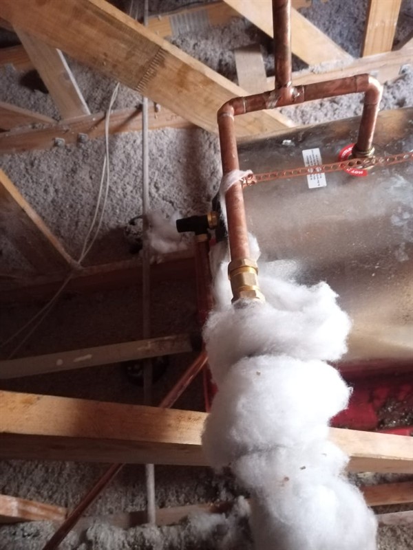 Gushing water causing concern from burst geyser in Zoo Lake