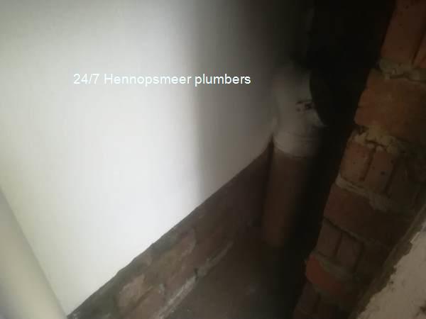 Local all hour plumbers in Hennopsmeer working in the greater Centurion on a pipes