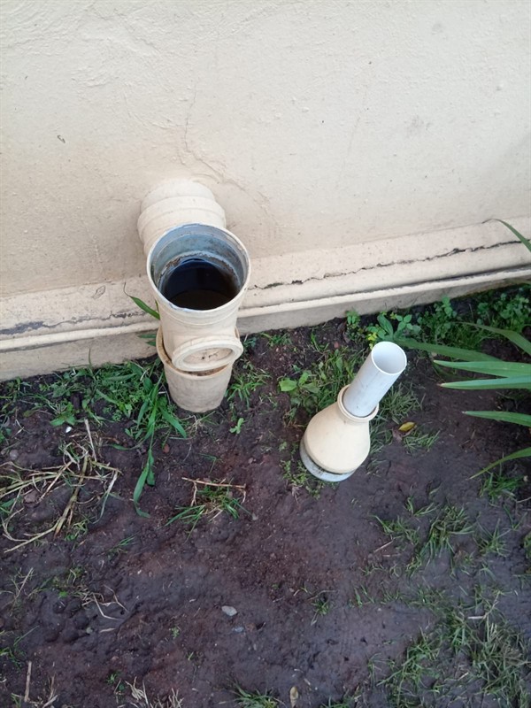 Unclogging severely blocked sewer pipe