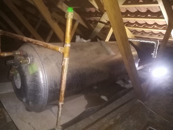 Rising bill from continuous running burst geyser in Navors