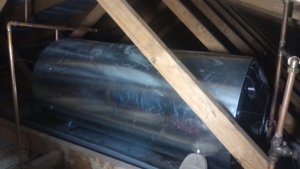 Non-stop running everywhere from burst geyser in Pelzvale