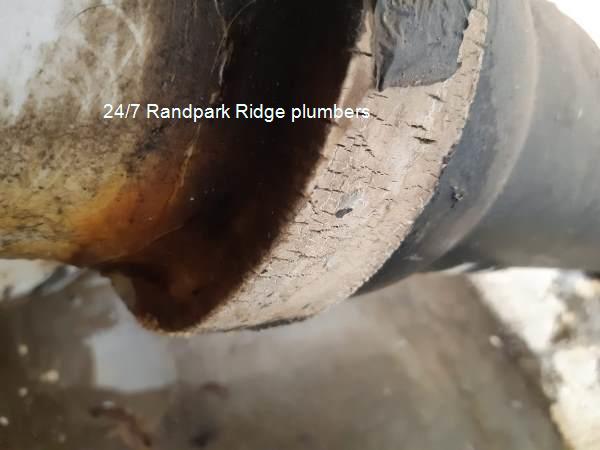 24/7 local Randpark Ridge plumber repairs on a water system