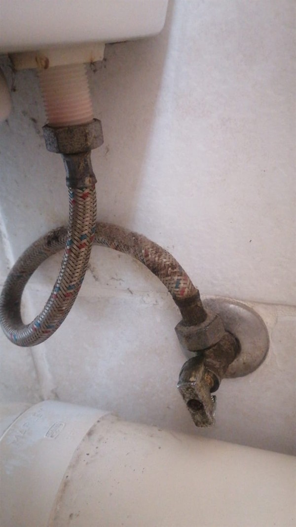 Fixing dripping valve at toilet