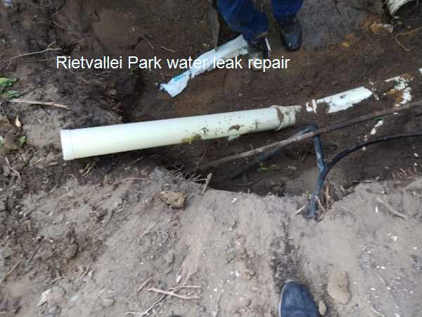 Rietvallei Park water leak repair at all hours by qualified plumbers with many years of experience.
