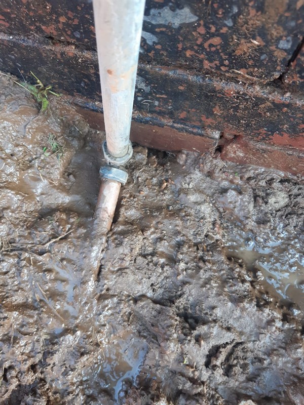 Ongoing water loss from burst underground pipe in Risana