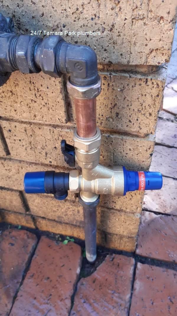 All hour plumbers in Tamara Park repairing a plumbing system