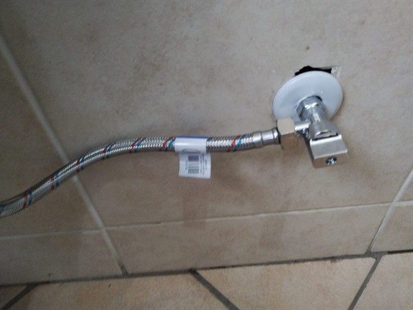 Leaking flexi pipe causing damp at toilet in Lynnrodene