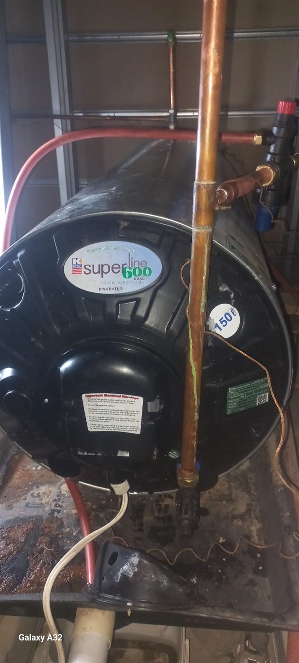 High concern from escaping burst geyser in Randfontein South