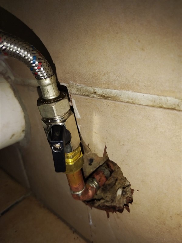 Water damage on wall from burst pipe in Esselen Park