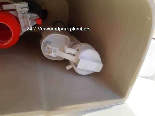 24/7 plumbers in Verwoerdpark hard at work for a client repairing a plumbing system