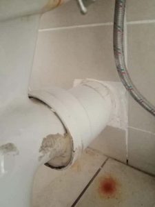 Can a plumber get rid of sewer smell?